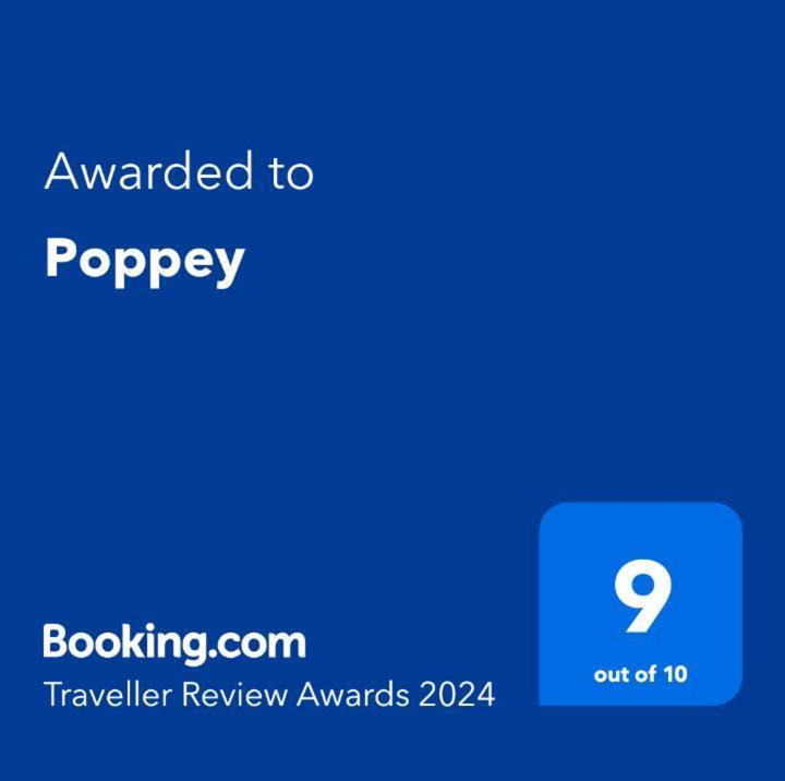 Poppey Villa Péret Exteriör bild